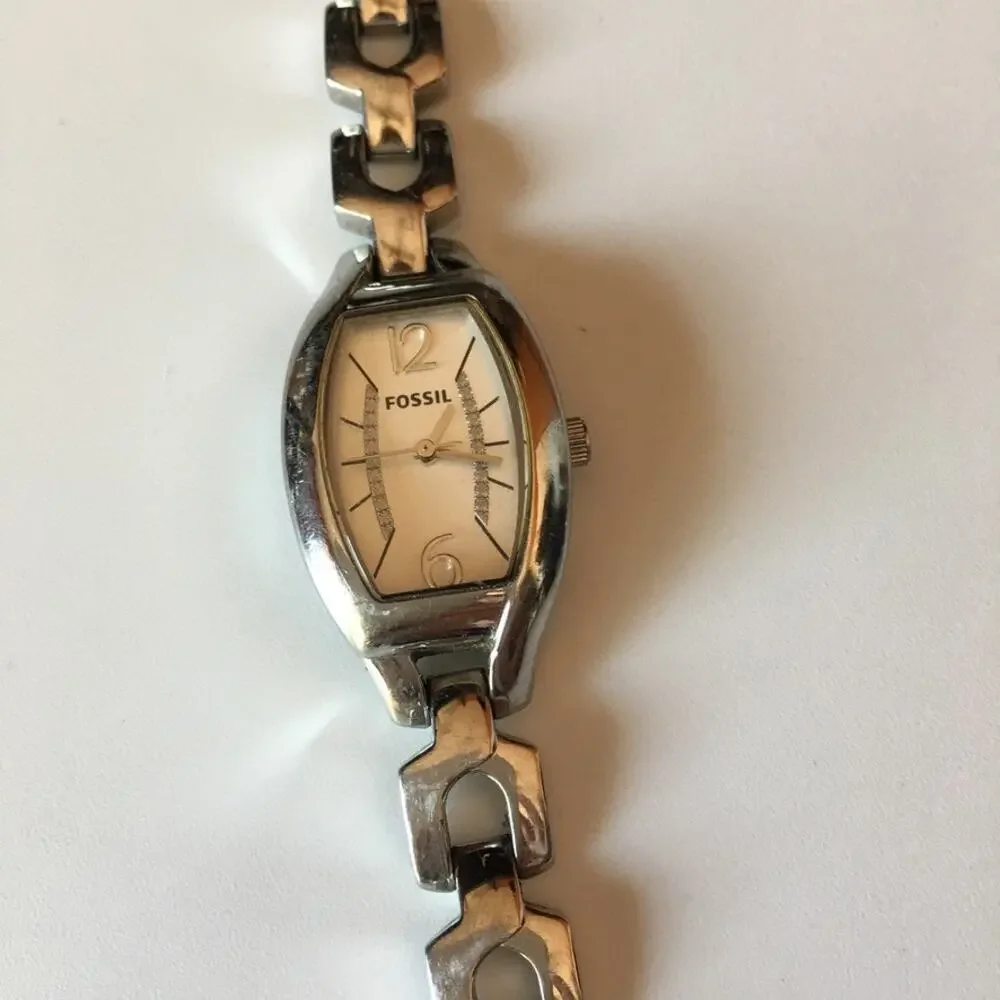 Fossil silver tone ladies' watch - nonticking